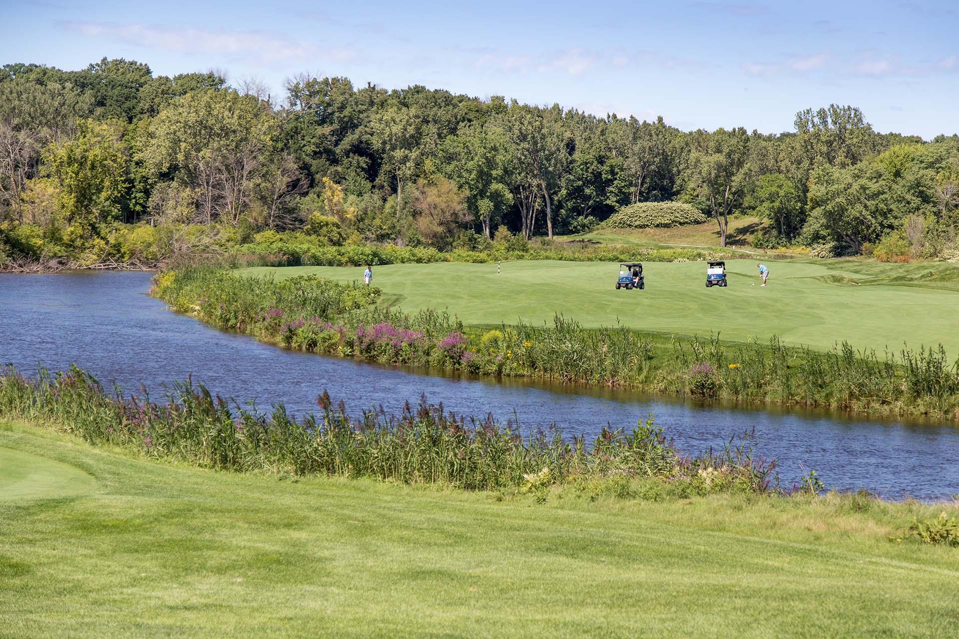 Golfing at Harbor Shores