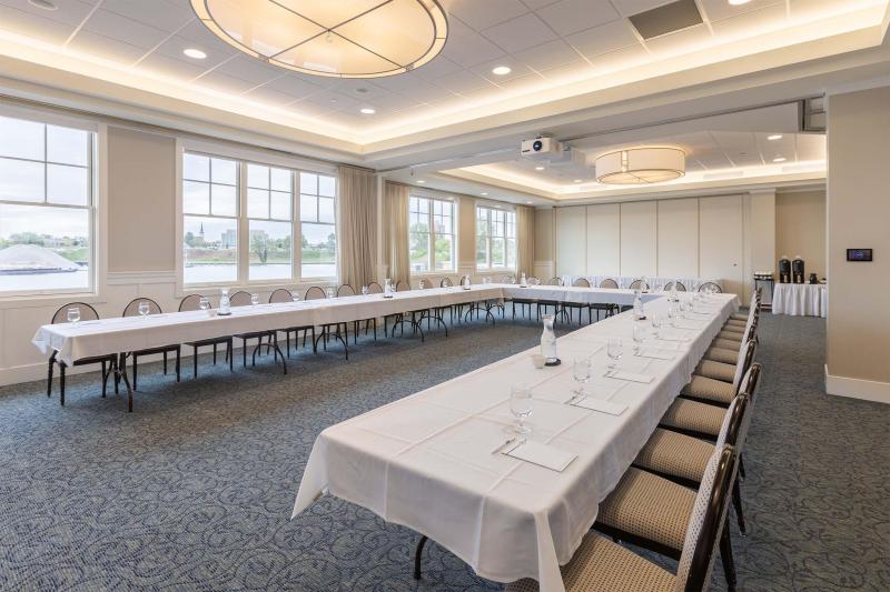 Large room at the Inn at Harbor Shores.