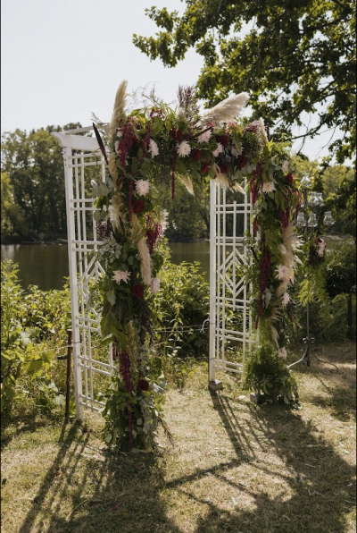 Exchange vows as the river drifts by