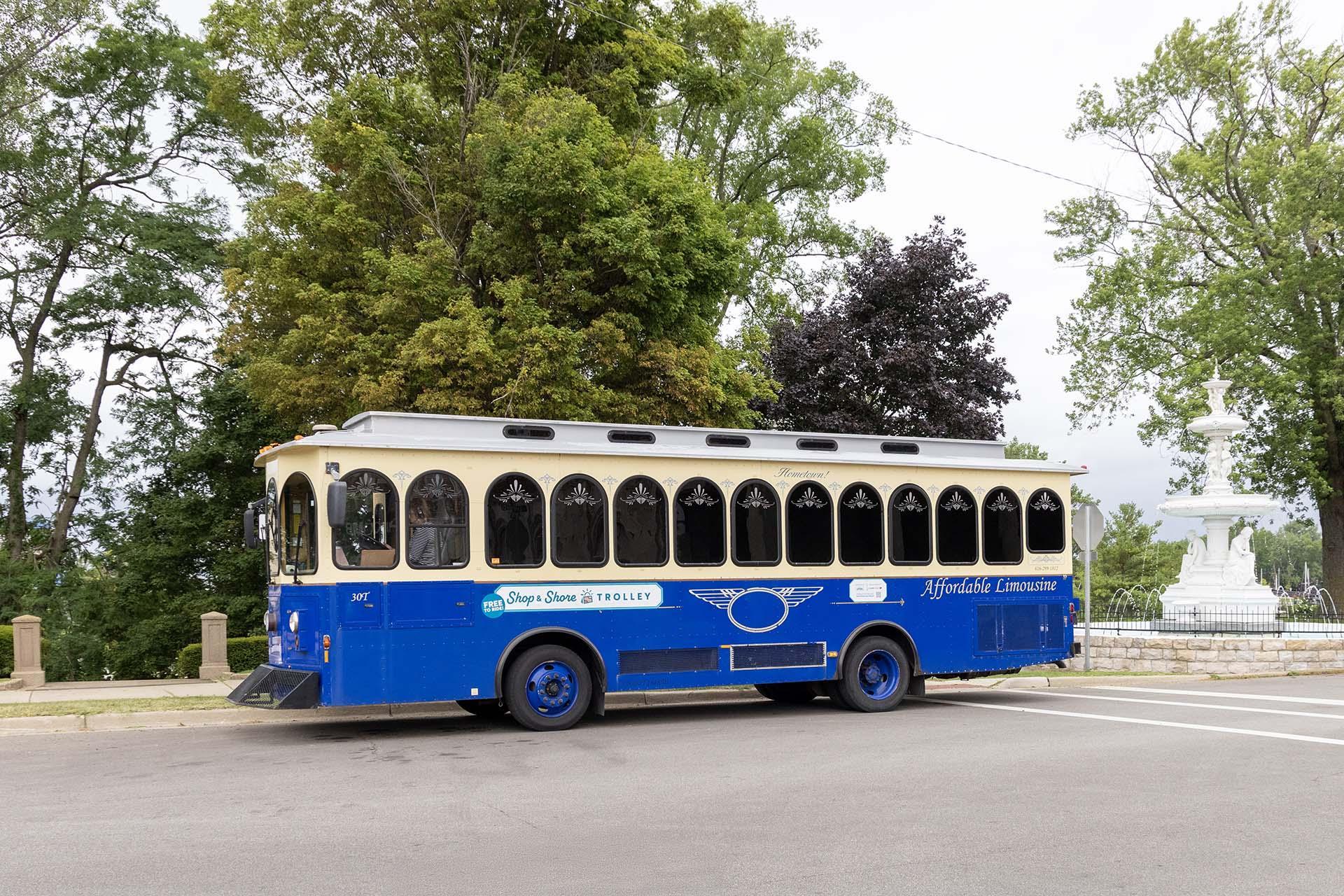 Free Shop & Shore Trolley at Stop 4