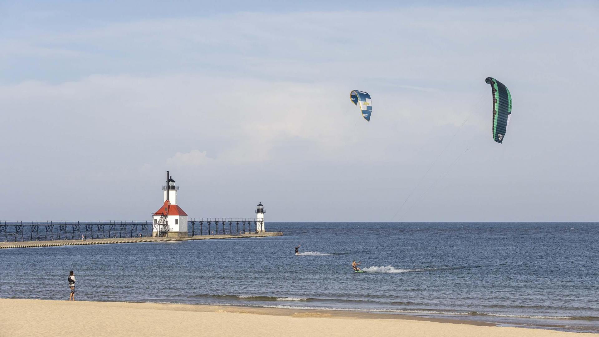 Kitesurfing in Saint Joseph, Michigan
