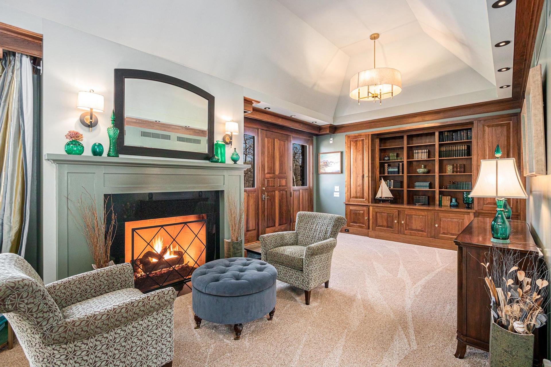 Library in The River House