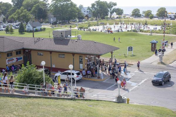 View of Silver Beach Pizza from Lake Bluff Park.