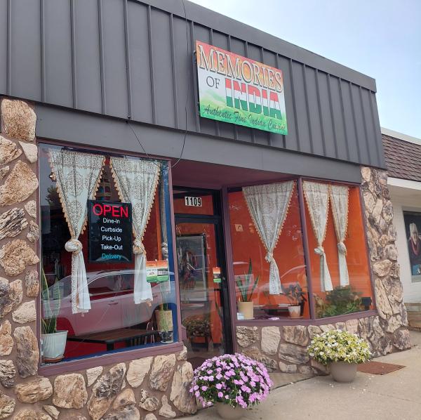 Memories of India logo