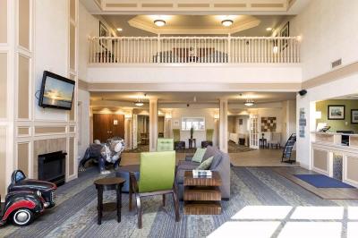 Lobby at Holiday Inn Express Hotel & Suites
