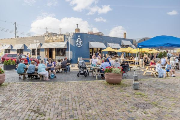 Outdoor Dining outside of Silver Harbor Brewing