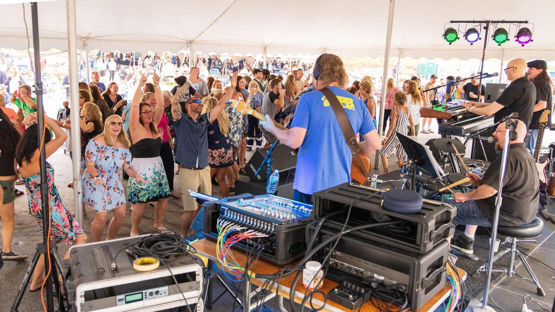 Live Music at the Makers Trail Festival.