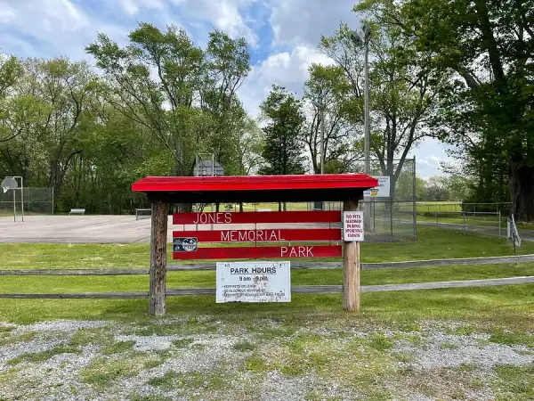 Jones Memorial Park sign