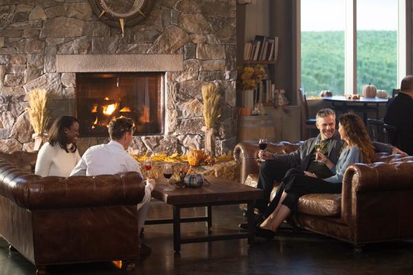 Two-couples-at-Dablon-Winery