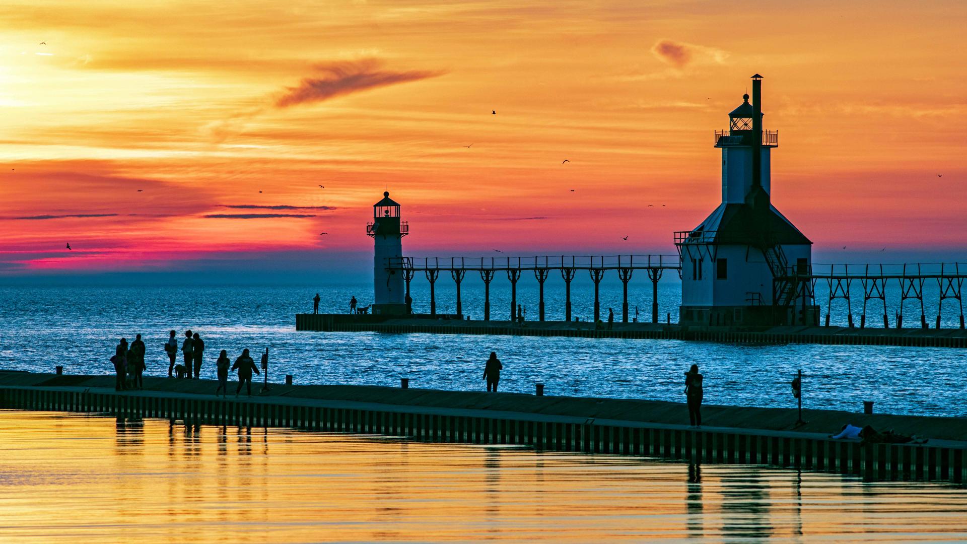 Saint Joseph-Lighthouse-Sunset