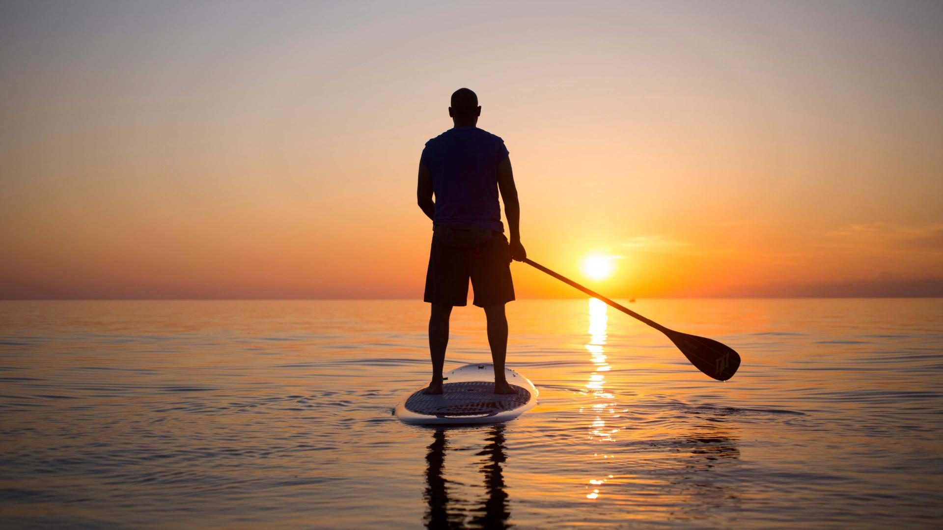 Stand-up-Paddle-at-sunset