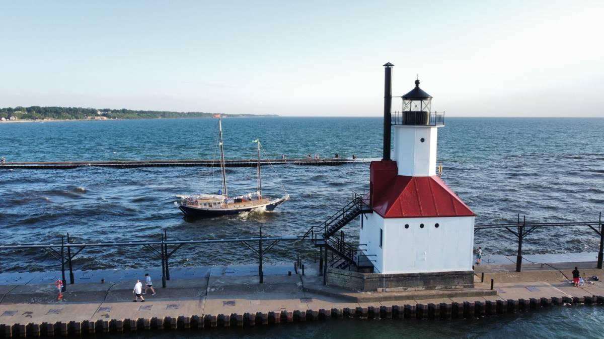 Sailing on Lake Michigan