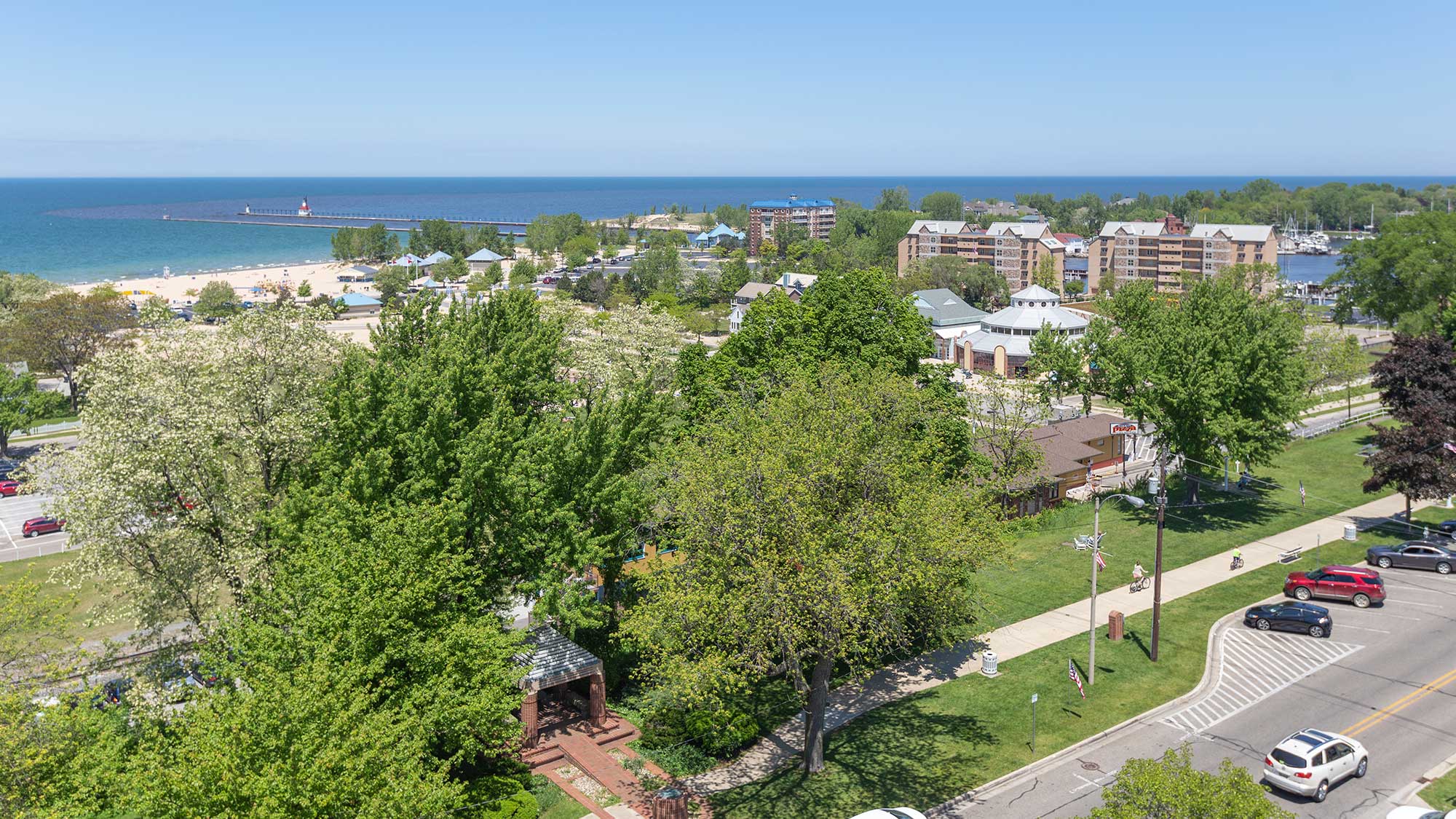 Aerial view of Lake Bluff Park, Silver Beach and Lake Michigan.