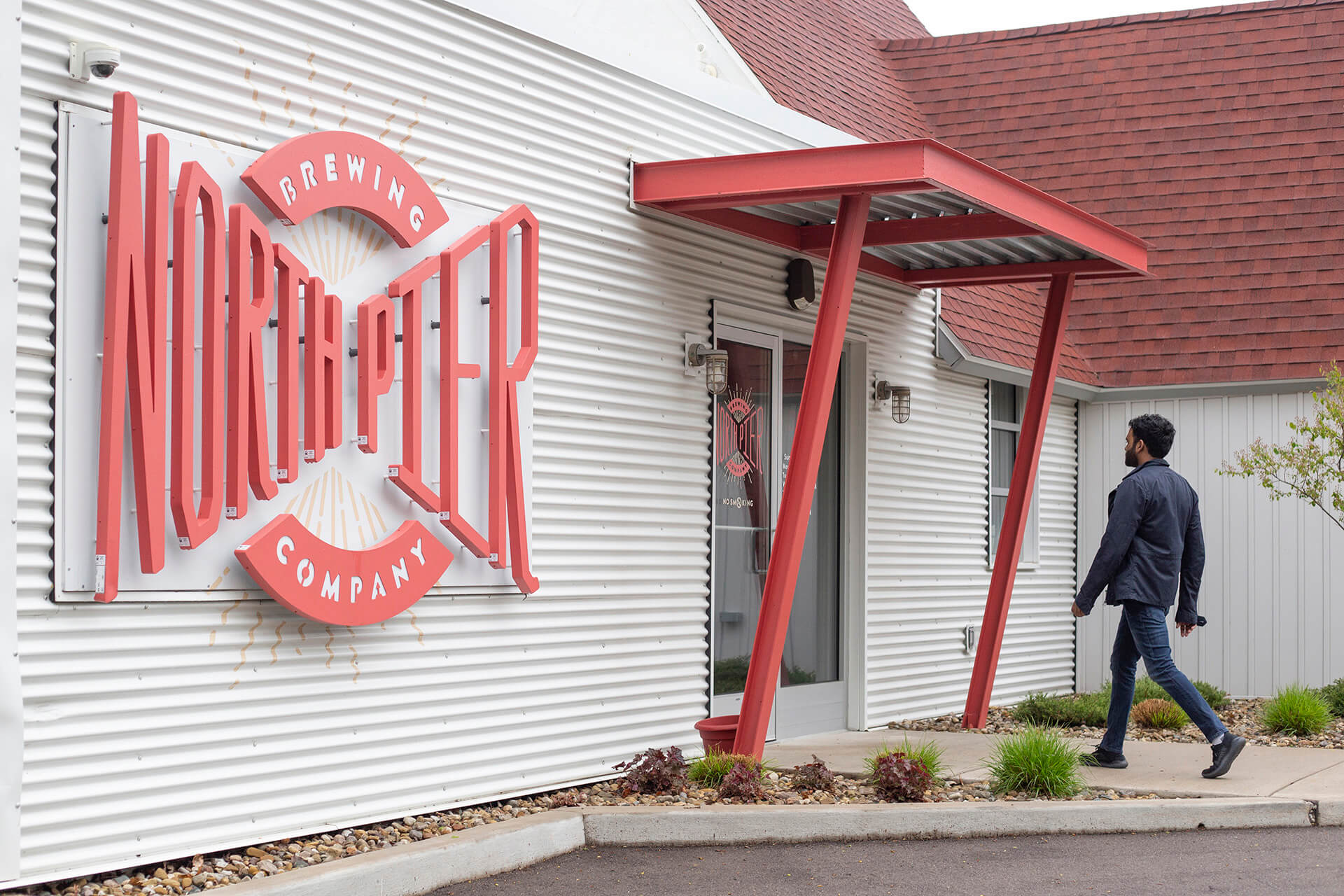 walking into North Pier Brewing