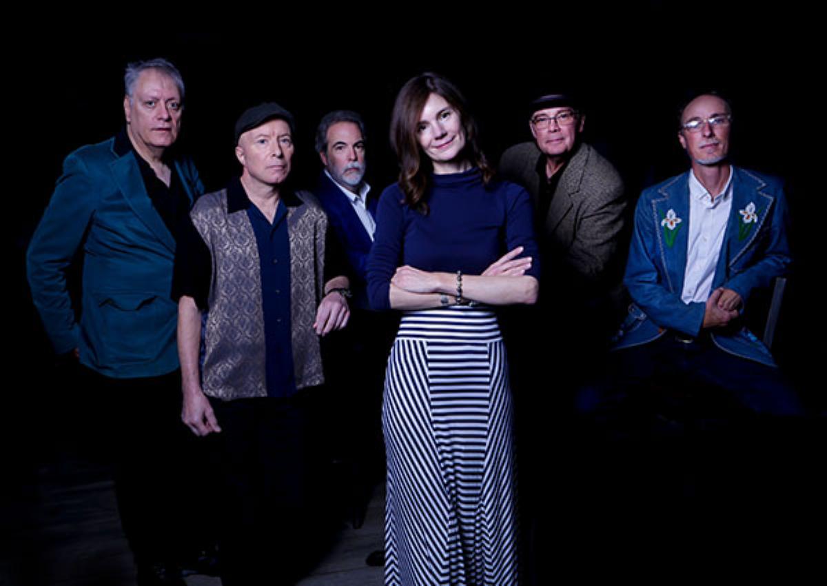 Live at The Acorn - 10,000 MANIACS DEBUT AT THE ACORN